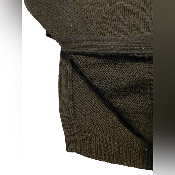 Size 6 Lululemon black sweater - Picture 7 of 8